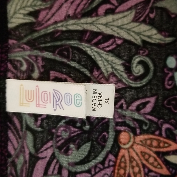 Lularoe Short Sleeve Top - Picture 3 of 4
